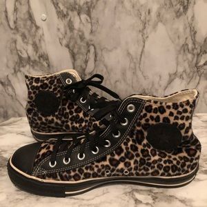 Converse leopard sneakers with fur
